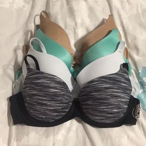 VS/Pink bras (set of 4) 34B